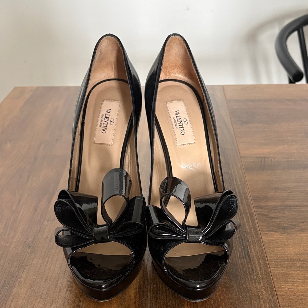 Valentino Glossy Black Bow Heels size 8.5